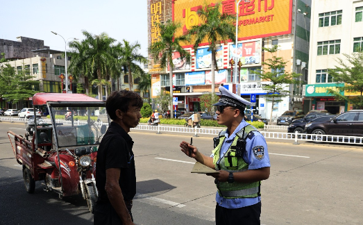 不文明交通行為曝光臺 | 瓊海交警交通整治5天糾違3015起